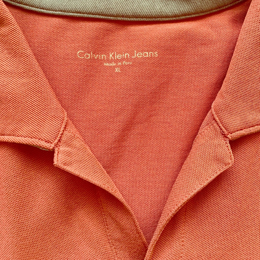 Men’s Calvin Klein XL Casual/dressy T-shirt polo!